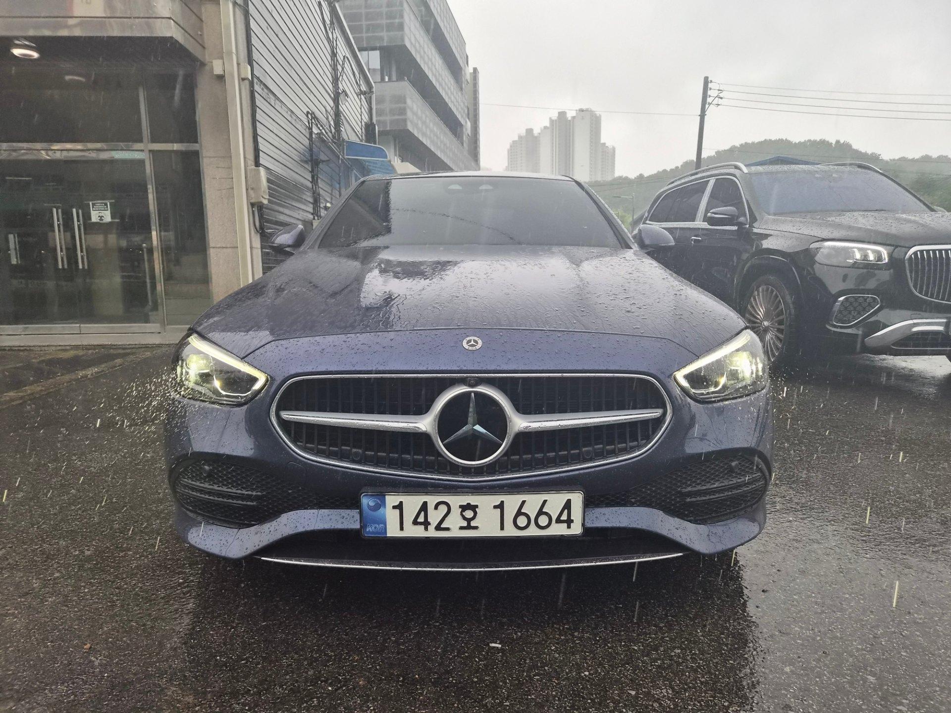 Mercedes-Benz C 300 4MATIC AV